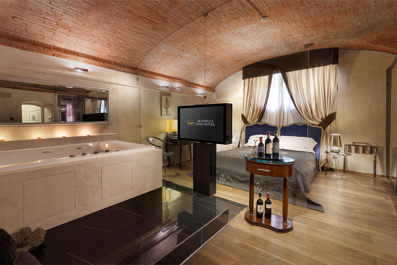 Patio hotel, albergo 4 stelle situato in uno dei palazzi antichi del ... Hotel ad arezzo
